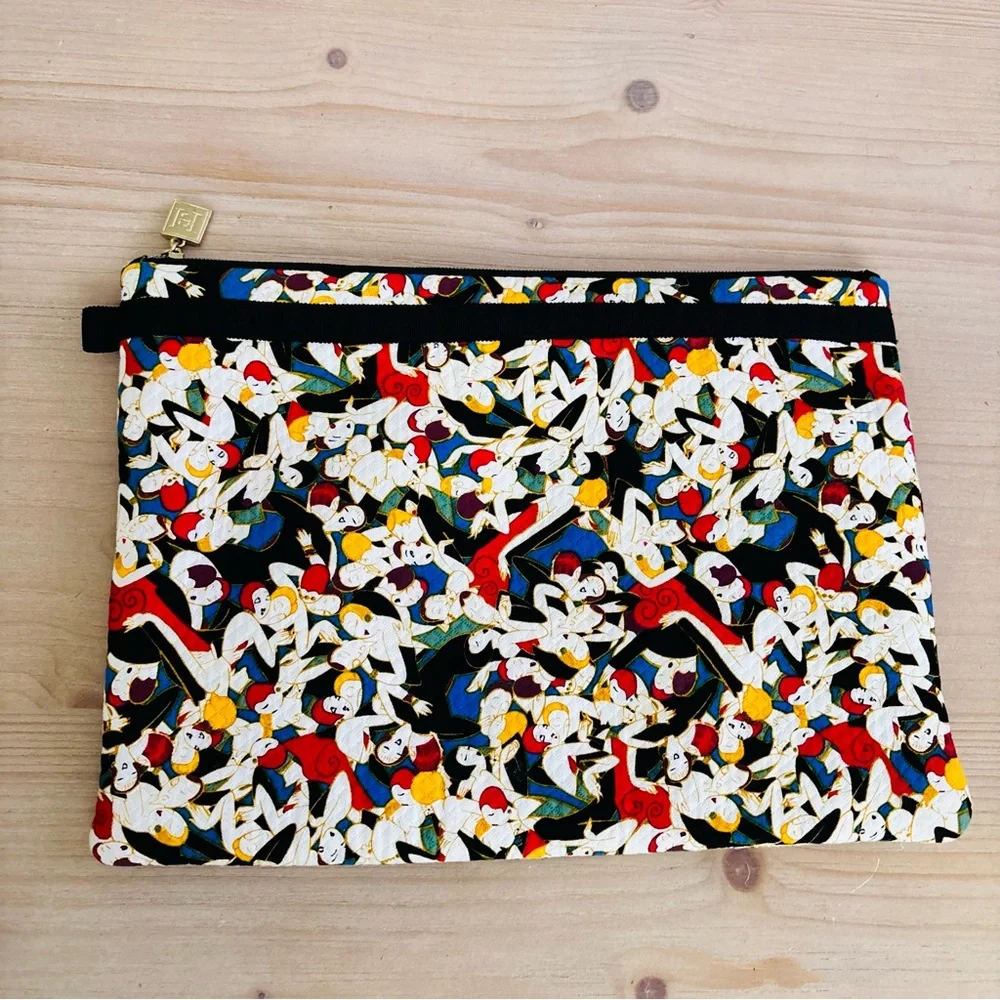 Carolina Herrera Graphic Print Cosmetic Bag | Neiman Marcus Exclusive‎